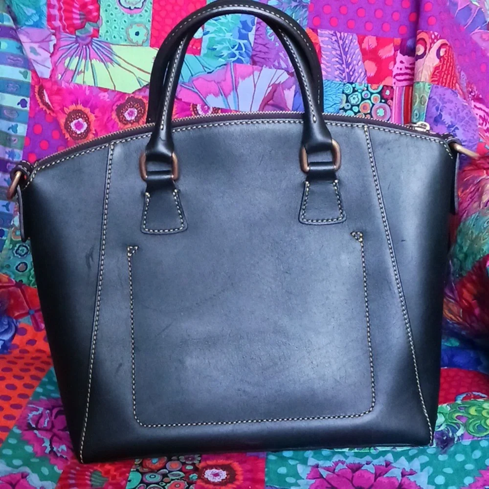 Gorgeous Black Leather Naomi Satchel - Picture 2 of 11